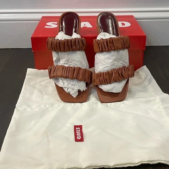 STAUD Maya Ruched Sandals - Picture 7 of 11